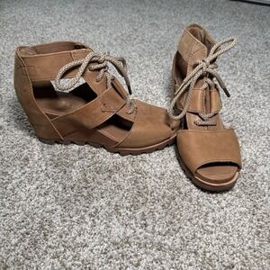Sorel Women's Size 8.5 Lace Up Wedge Cage Sandal Tan Shoe